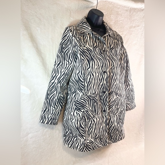 Y2K Old Navy Mid Weight Canvas
100% Cotton Zebra Trench Coat size L - Picture 4 of 7